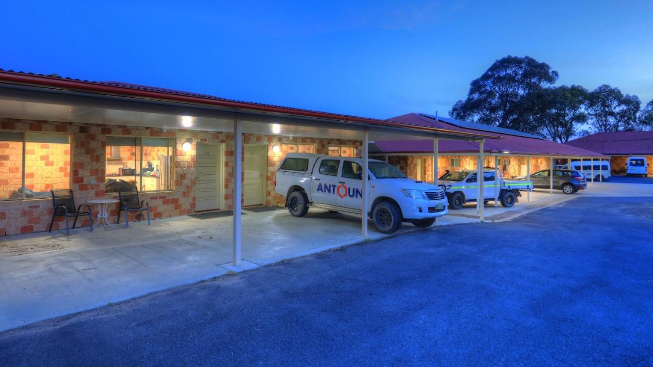 Golfers Inn Tenterfield Buitenkant foto